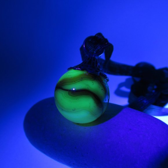 Vintage Uranium Marble Pendant - Picture 3 of 9